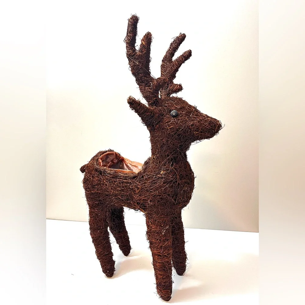 Reindeer Planter Natural Brown Vine Liner Christmas Arrangement Cabincore Decor